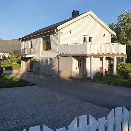 Hus Sentralt I Lofoten Lägenhet